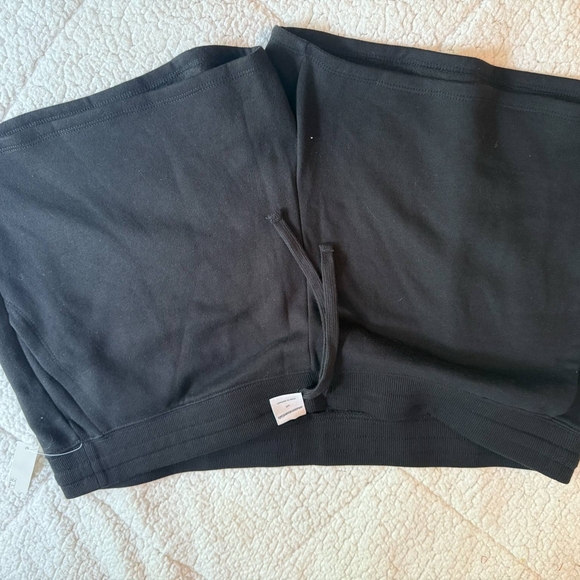 Amazon Essentials Charcoal Shorts - Picture 3 of 4